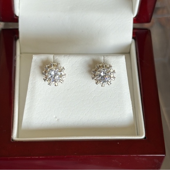 Cubic Zirconia Sparkling Halo Stud Earrings - Silver Tone Elegant Stud Earrings - Picture 1 of 11
